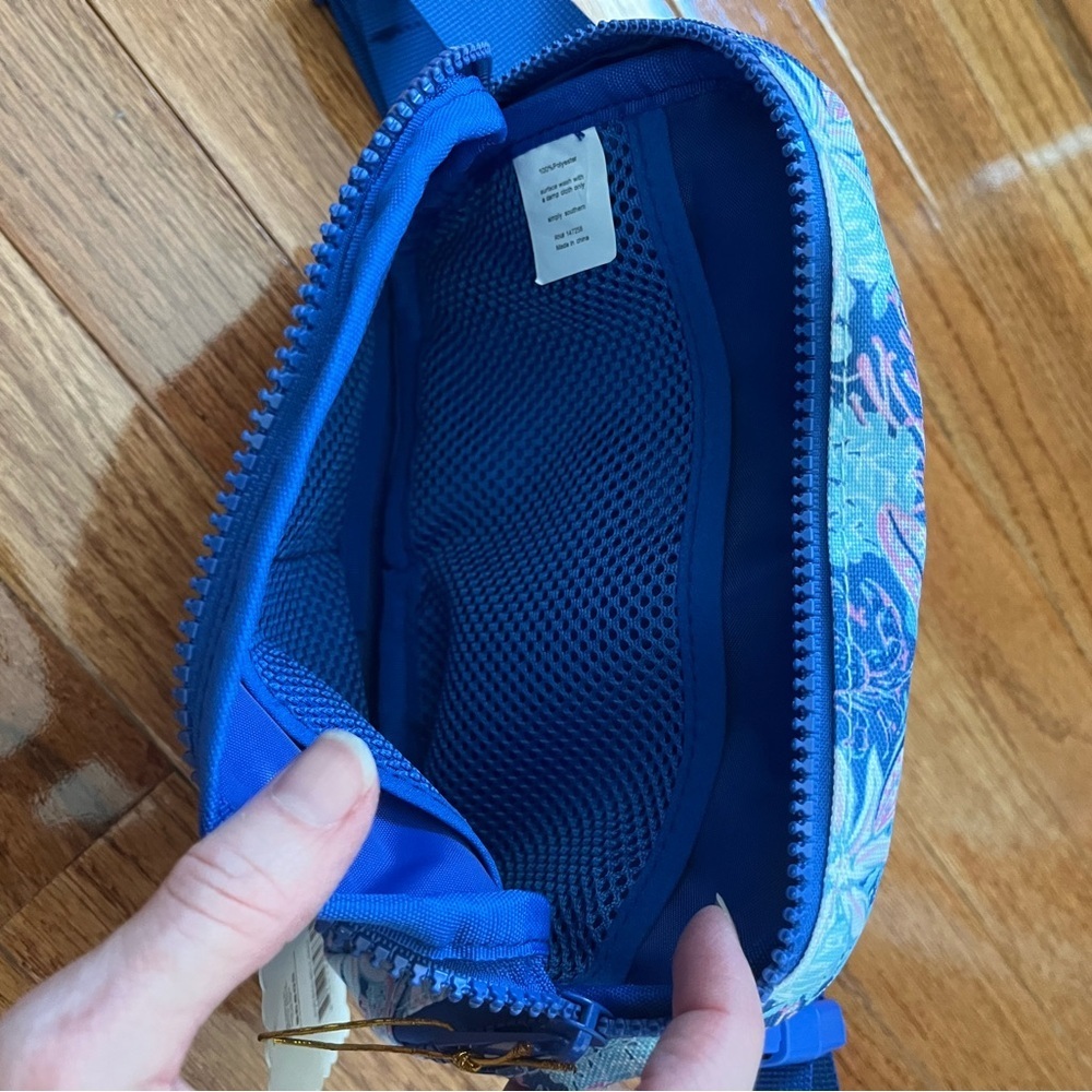 Simply Southern Belt Bag - Starfish Print in blue/pink, NWT - Picture 7 of 10